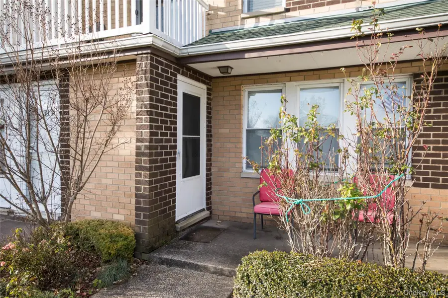 312 Artist Lake Drive, Middle Island, NY 11953 - Image #2