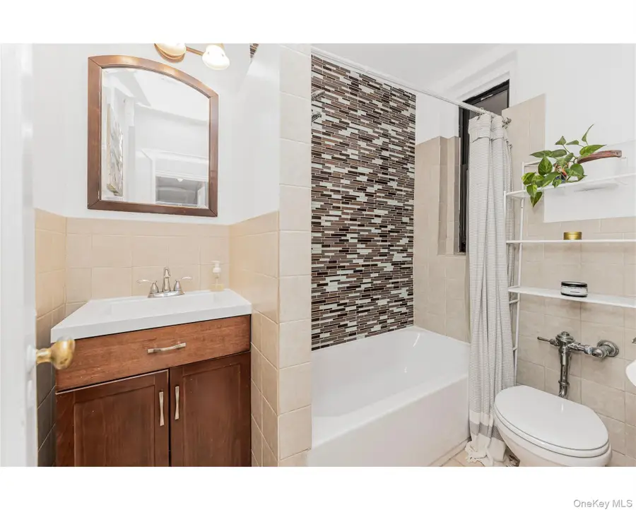 306 E Mosholu Parkway S #1D, Bronx, NY 10458 - Image #3