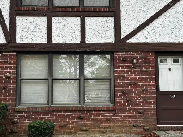 143 Bailey Court #143, Middle Island, NY 11953