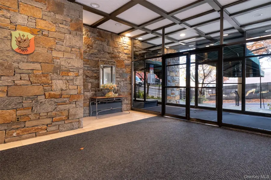 25 Franklin Avenue #6K, White Plains, NY 10601 - Image #2