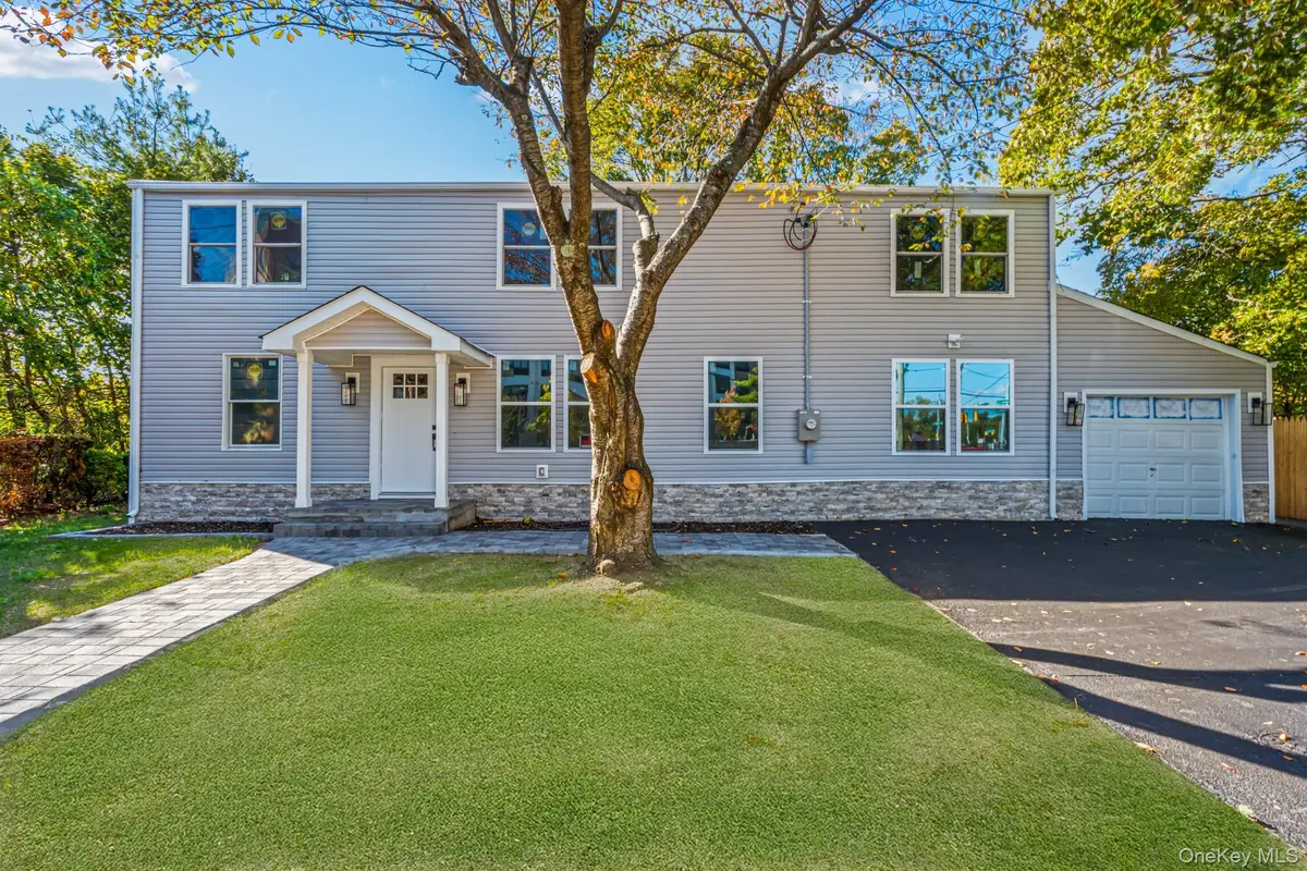 6 Mccue Street, Wheatley Heights, NY 11798 - Image #1