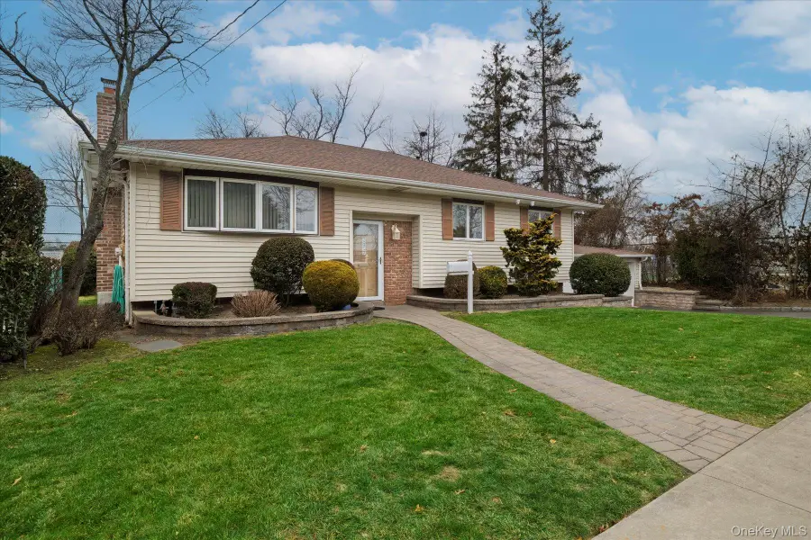 295 Thorn Street, Oceanside, NY 11572 - Image #3