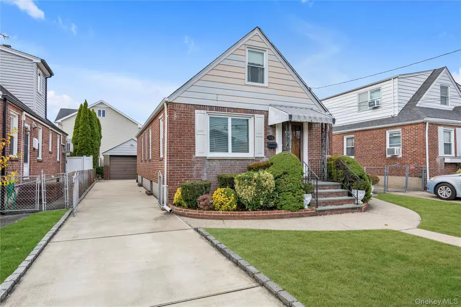 215 Sheridan Boulevard, Mineola, NY 11501 - Image #2