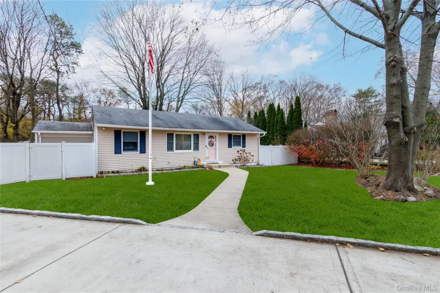 21 Wabil Road, Miller Place, NY 11764 - Image #2