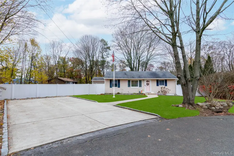 21 Wabil Road, Miller Place, NY 11764 - Image #3