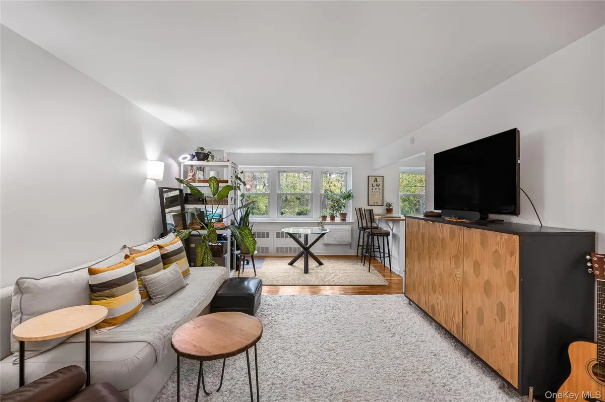 30 Pearsall Avenue #2M, Glen Cove, NY 11542 - Image #1