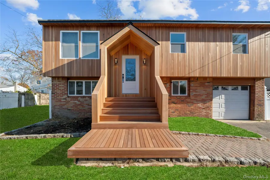 61 Lincoln Avenue, Deer Park, NY 11729 - Image #2