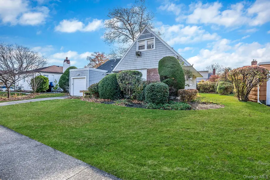 78 Patton Boulevard, New Hyde Park, NY 11040 - Image #3