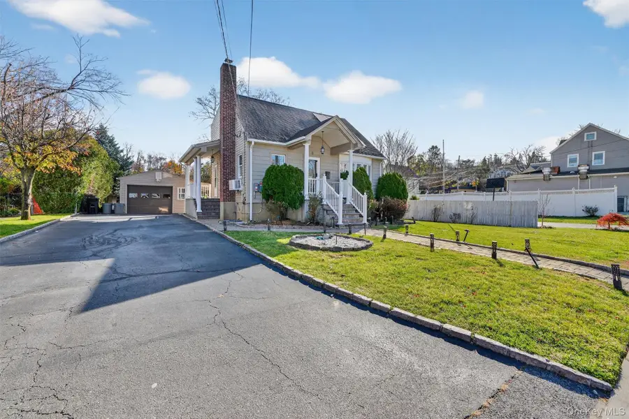 8 Robbins Avenue, Elmsford, NY 10523 - Image #3