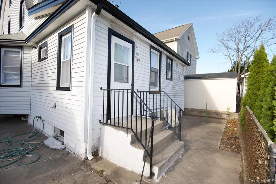 60 Gotham Avenue, Elmont, NY 11003 - Image #3