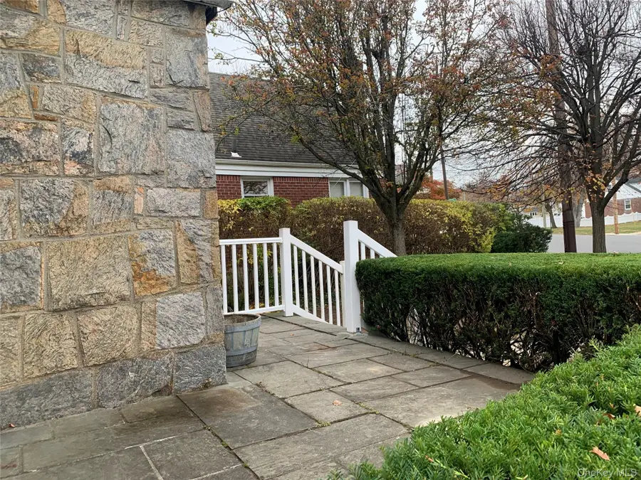 700 Tulip Avenue, Floral Park, NY 11001 - Image #3
