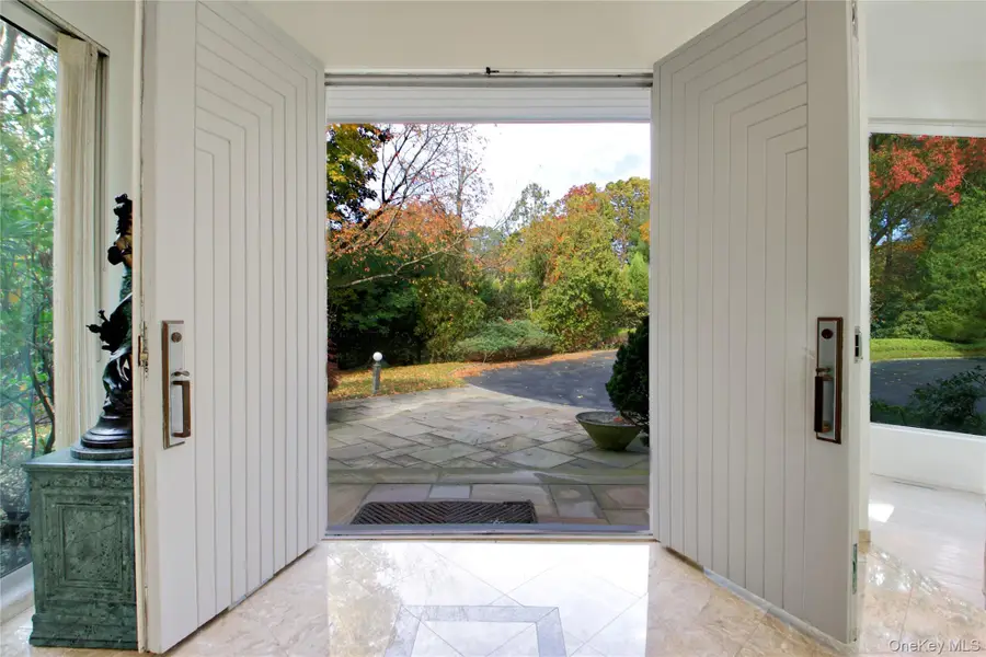 7 Pin Oak Court, Old Brookville, NY 11545 - Image #3