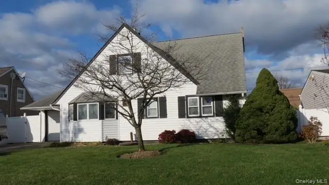 113 Abbey Lane, Levittown, NY 11756 - Image #1