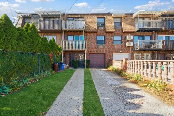 13716 88th Street, Ozone Park, NY 11417