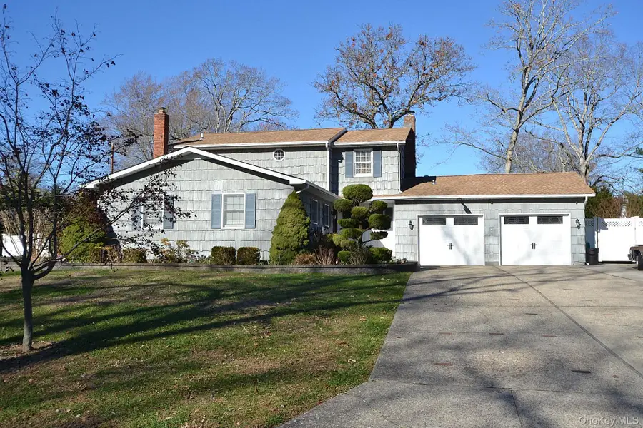 27 Albright Road, Coram, NY 11727 - Image #2