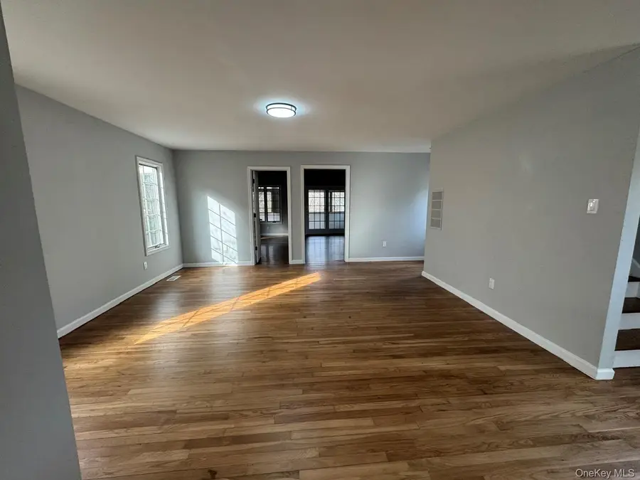 10 Woodland Lane, Huntington, NY 11743 - Image #2