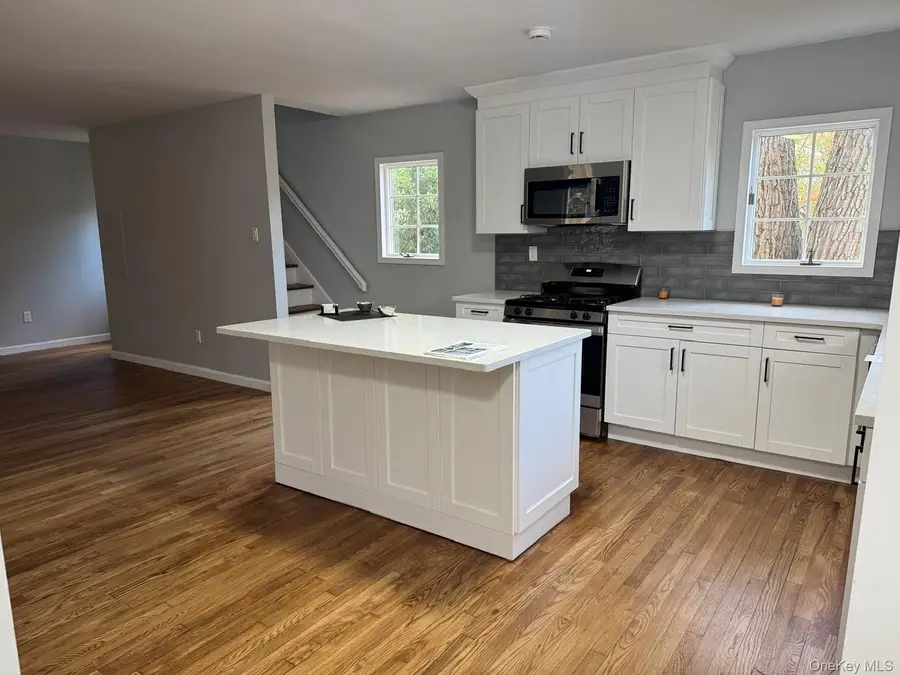 10 Woodland Lane, Huntington, NY 11743 - Image #3