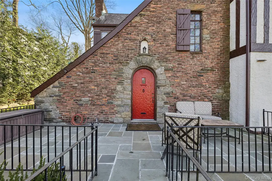 44 Old Ox Road, Manhasset, NY 11030 - Image #2