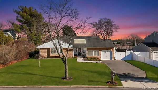 15 Drake Avenue, Bellport, NY 11713