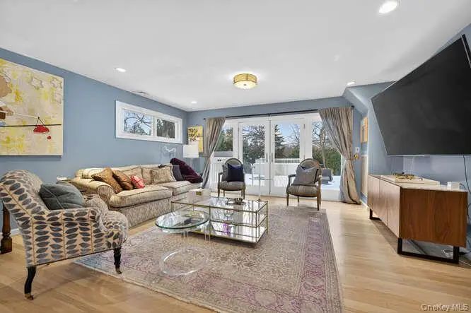 42 Highfield Lane, Roslyn Heights, NY 11577 - #2