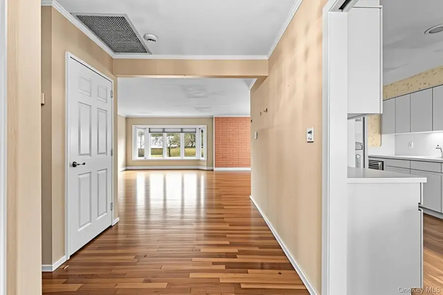 38 Hazelwood Drive, Jericho, NY 11753 - #2