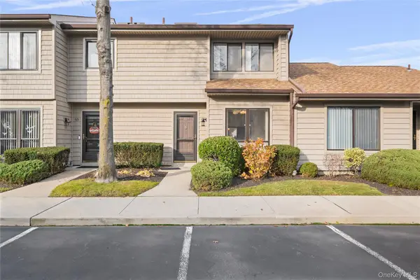 64 Stanford Court, Wantagh, NY 11793