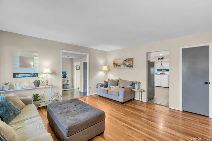 128 Wyandanch Road, Sayville, NY 11782 - Image #3