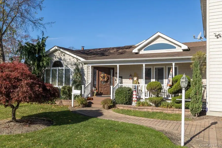 194 Newark Street, Lindenhurst, NY 11757 - Image #2