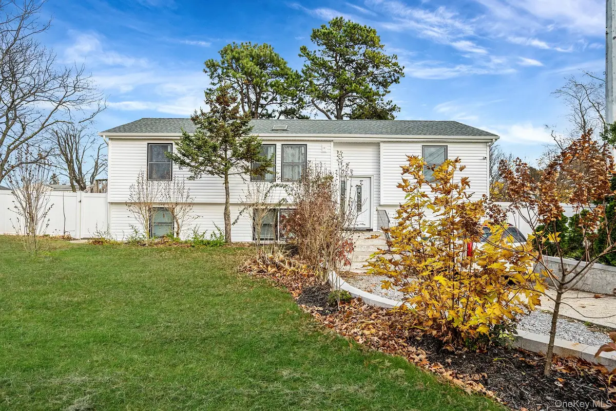 275 Brentwood Parkway, Brentwood, NY 11717 - #1