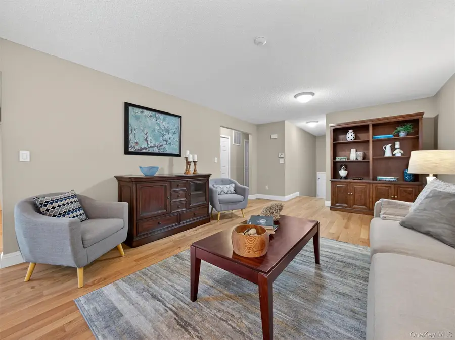 188 Eagle Ridge Way, Nanuet, NY 10954 - Image #3