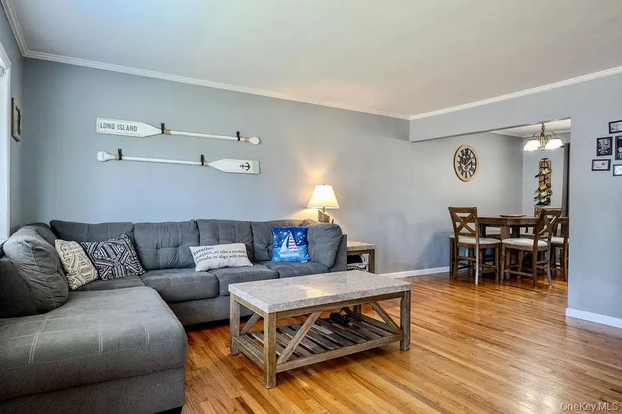 52 Midwood Avenue, Farmingdale, NY 11735 - #3