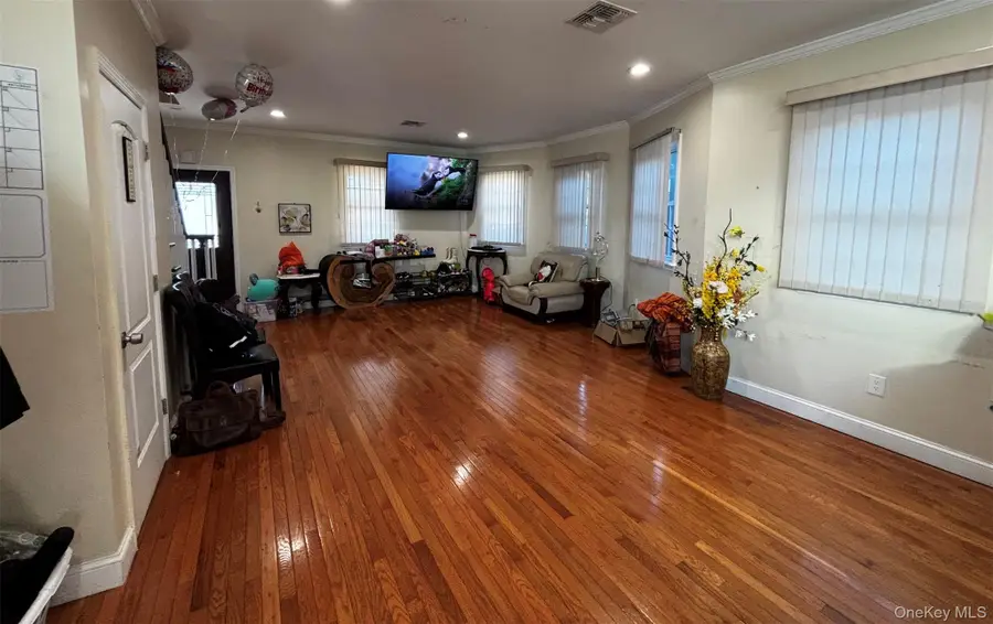 44 Buffet Place, Huntington Station, NY 11746 - Image #3