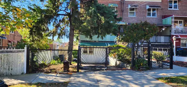 954 E 212th Street, Bronx, NY 10469