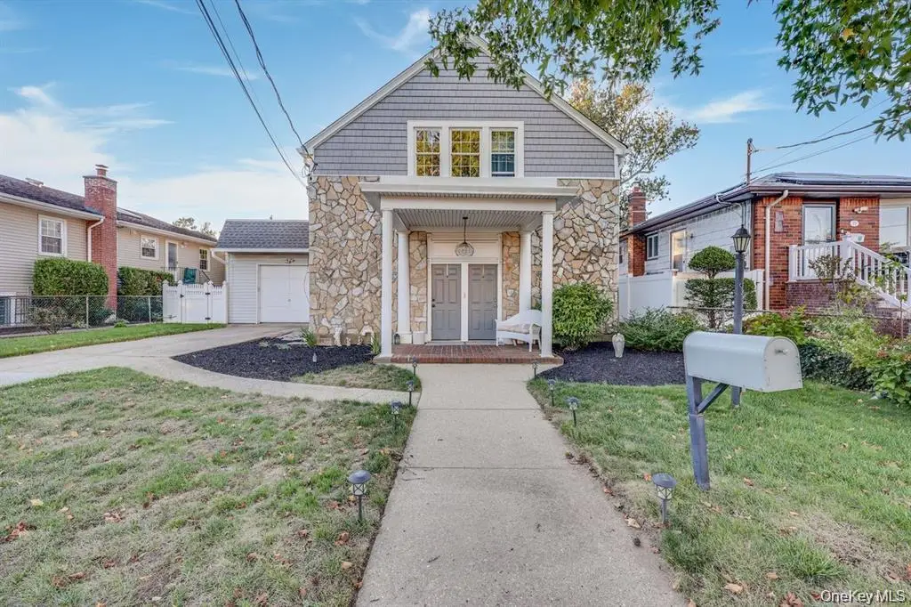 17 Oxford Street, Malverne, NY 11565 - Image #1