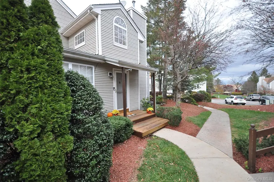 1067 Washington Green, New Windsor, NY 12553 - #3