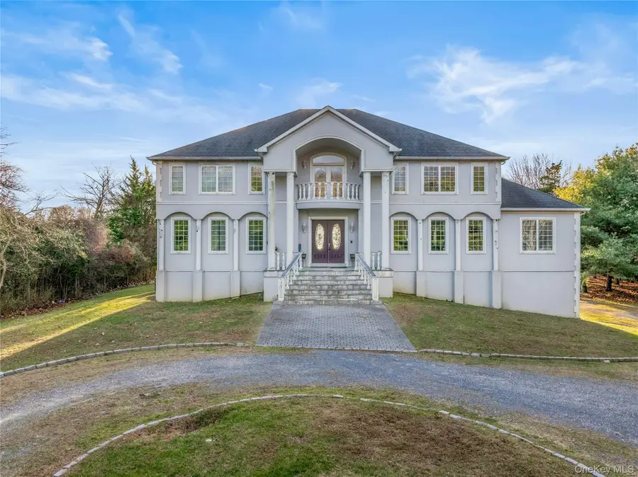 28 Old Neck Road S, Center Moriches, NY 11934 - Image #3