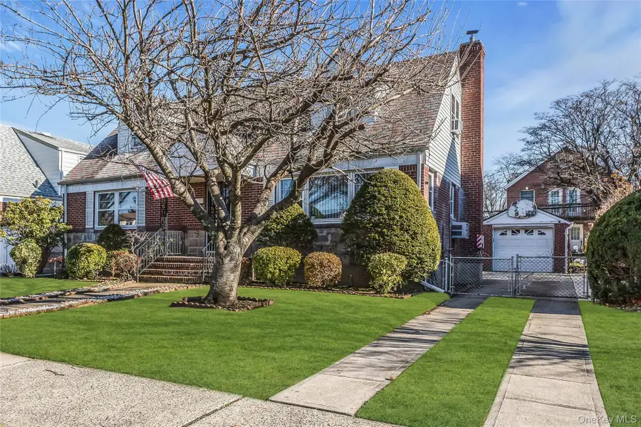 78-37 267th Street, Glen Oaks, NY 11004 - Image #2