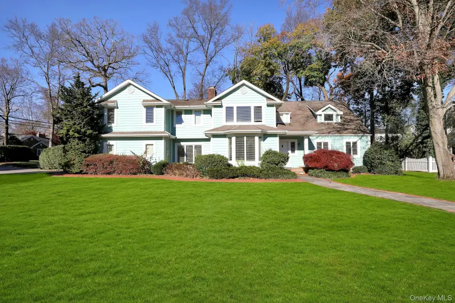 81 Round Hill Road, East Hills, NY 11577 - Image #2