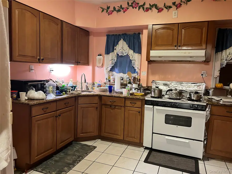 83 Roger Avenue, Inwood, NY 11096 - Image #3