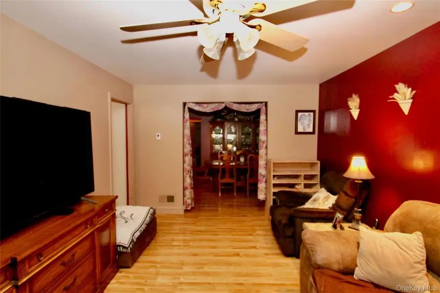 45 Merokee Place, Farmingdale, NY 11735 - Image #3