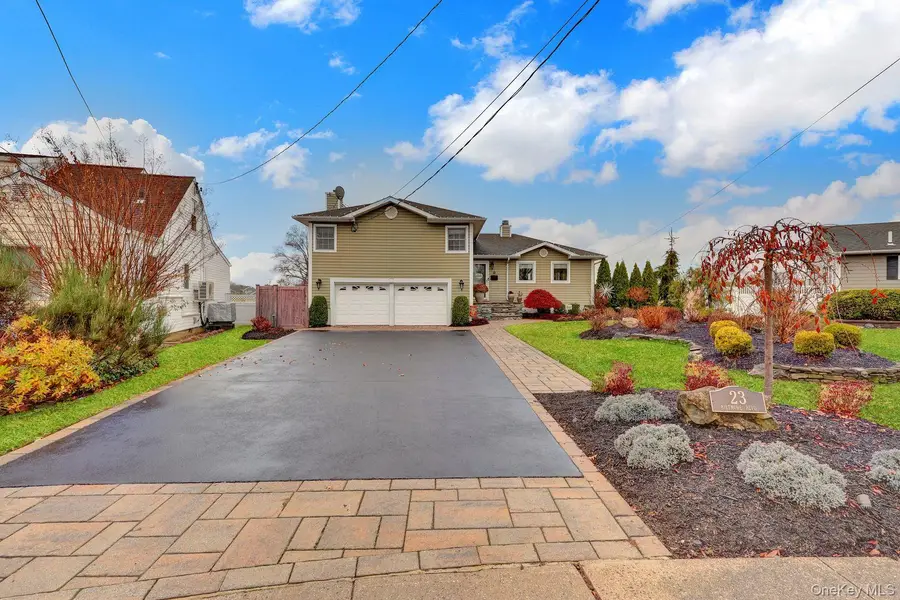 23 Biltmore Boulevard, Massapequa, NY 11758 - Image #2