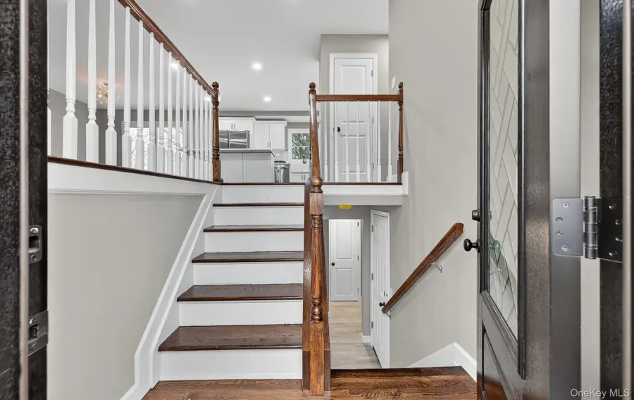 27 Claire Lane, Sayville, NY 11782 - Image #2