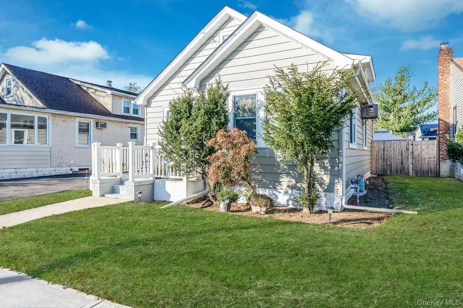 37 Orchard Street, Merrick, NY 11566 - Image #3