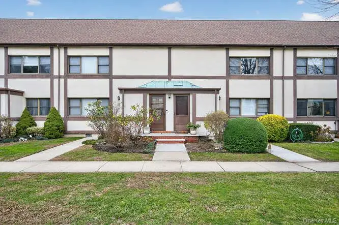 127 Fifteenth Street #E2, Garden City, NY 11530 - Image #2