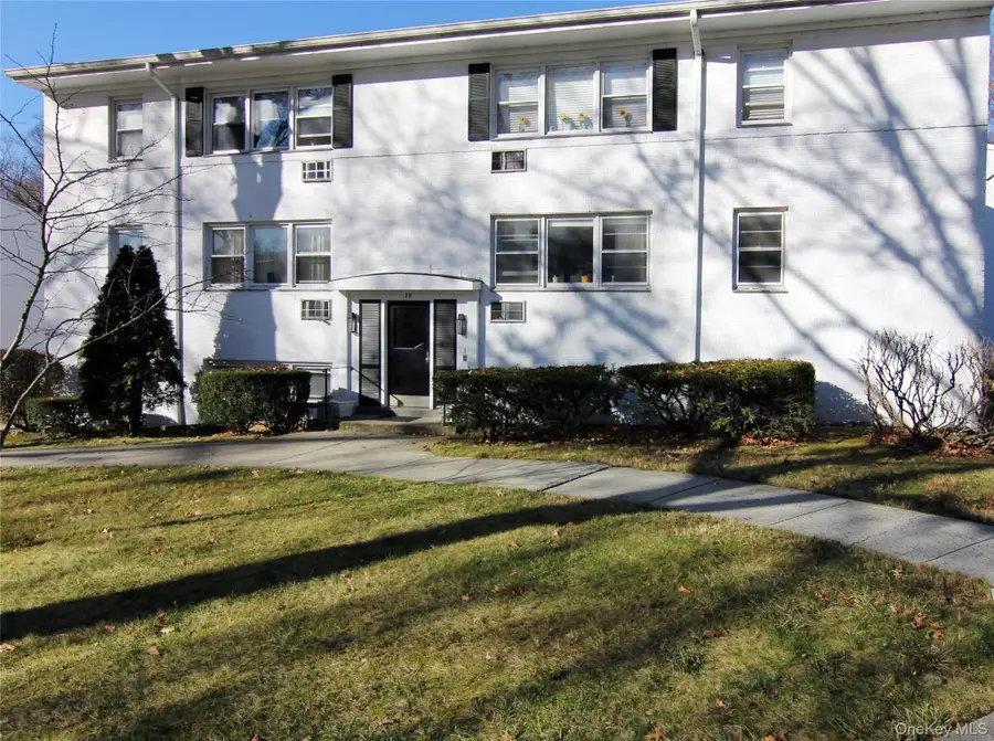 39 Avon Circle #B, Rye Brook, NY 10573 - Image #2