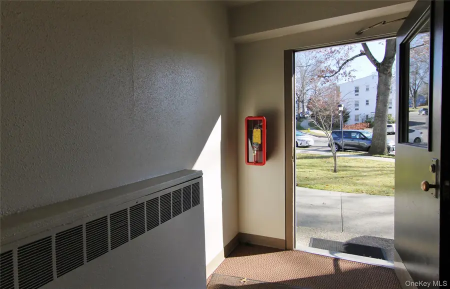 39 Avon Circle #B, Rye Brook, NY 10573 - Image #3