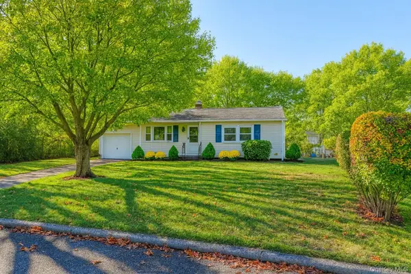 170 Sugarwood Lane, Central Islip, NY 11722