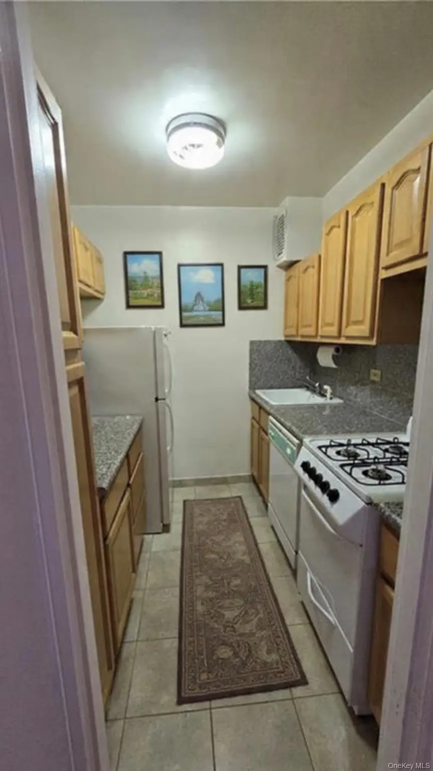 142-05 Roosevelt Avenue #602, Flushing, NY 11354 - Image #3