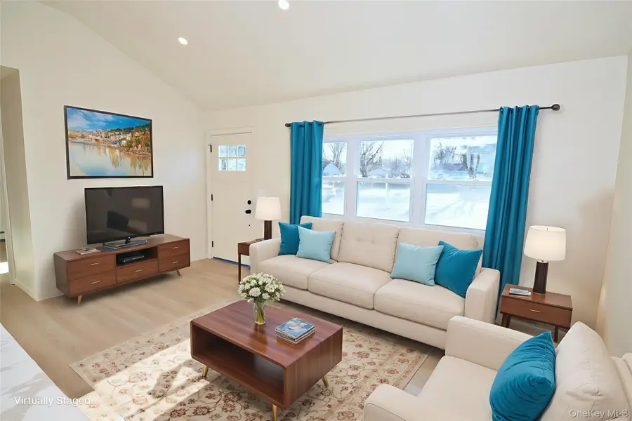 371 Oceanside Street, Islip Terrace, NY 11752 - Image #2