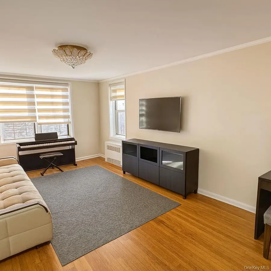 141-05 Pershing Crescent #416, Briarwood, NY 11435 - Image #2